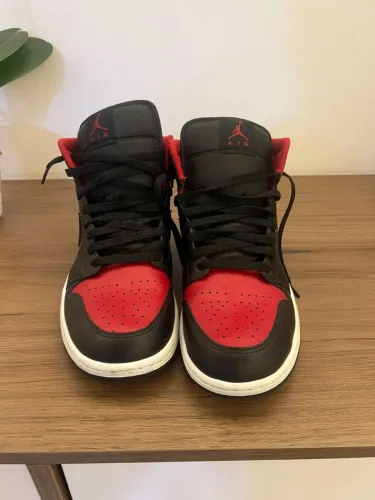 Air jordan mid 1