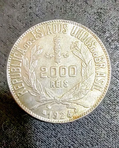 Moeda 2.000 Réis Original de Prata, Ano 1924.