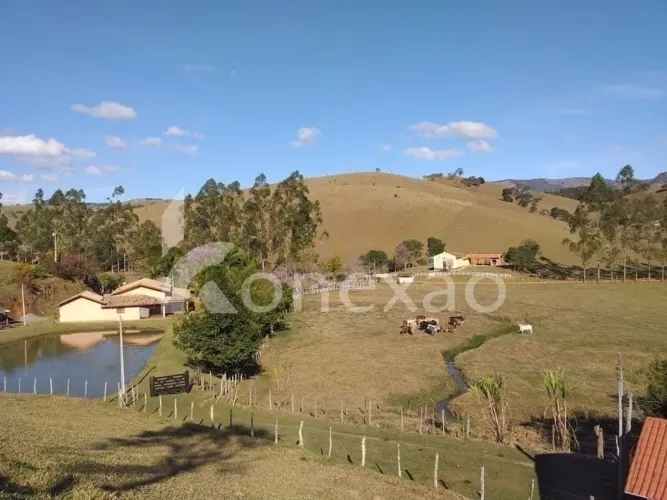 Sítio de 6 alqueires com vista para lago e mina própria em Cunha - SP.