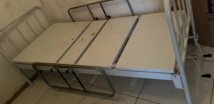 Vendo cama hospitalar
