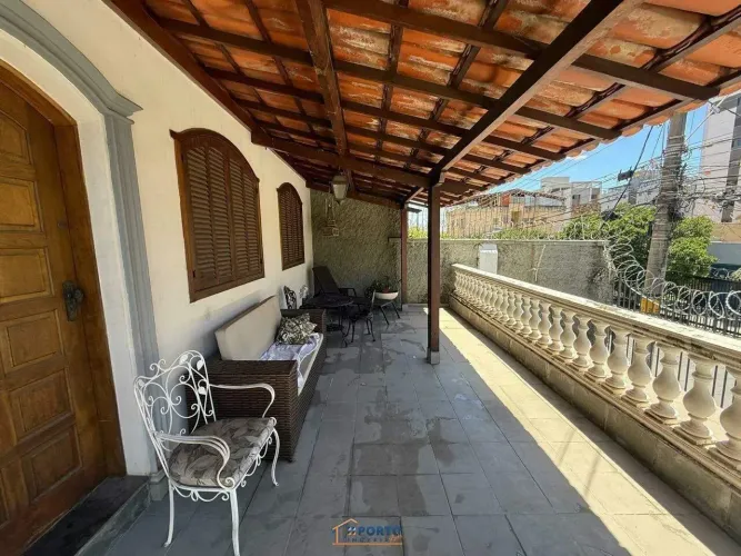 Casa à venda no Prado, BH  4 quartos, frente, 3 vagas e varanda gourmet