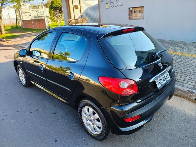 Peugeot 207 XR Sport 1.4 Flex 8V 5P 2011