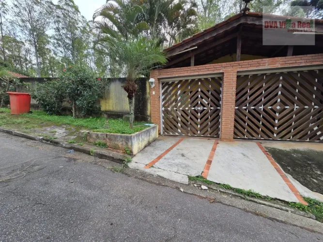 Casa em Condomínio na Chácara Jaraguá com 3 Dormitórios