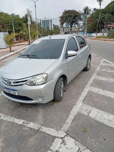 Toyota Etios X 1.3 Flex 16V 5P Mec. 2014