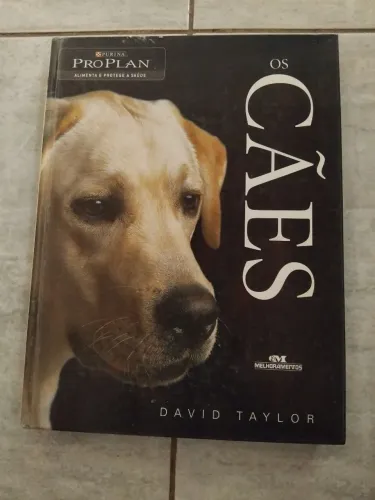 Livro Os cães- David Taylor( Capa dura - 263 páginas)