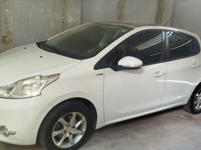 Peugeot 208 Allure 1.6 Flex 16V 5P Aut. 2016