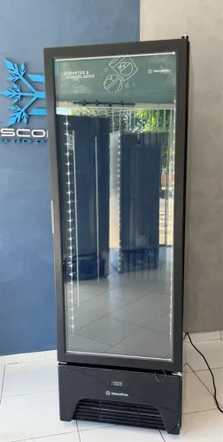 Freezer vertical all black 581 L