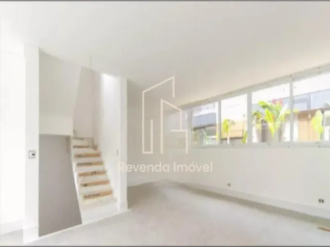 Casa de Luxo em Condomínio: 4 Quartos, 4 Suítes, 6 Banheiros, 4 Vagas - 418,03m² - Santo A