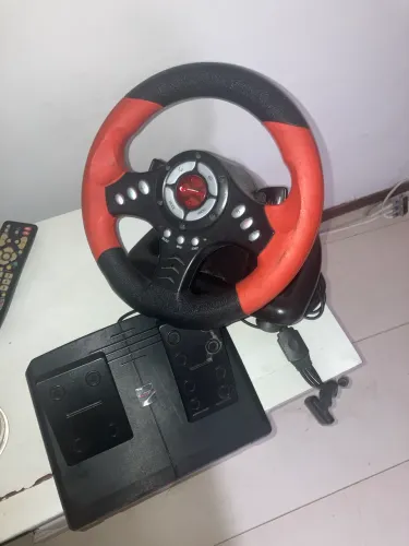 Volante e Pedal Gamer da Leadership