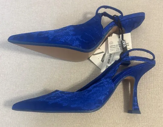Scarpins slingback azuis da Zara