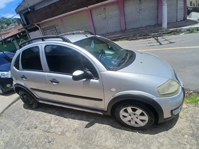 Citroen C3 XTR 1.4 Flex 8V 5P 2011