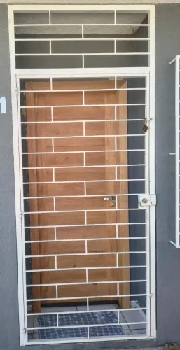 Grade para porta