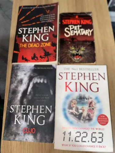 Lote livros Stephen King em inglês , capa comum. Cujo, Pet Sematary e mais