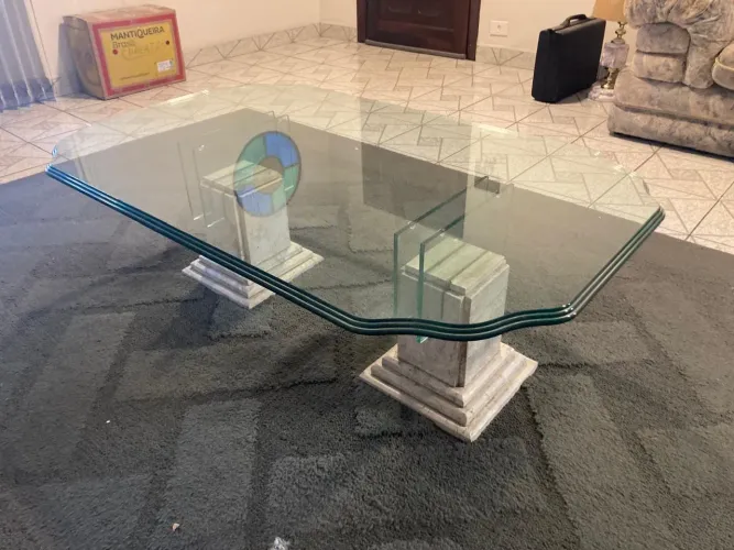 Mesa de centro vidro triplo e pes de marmore