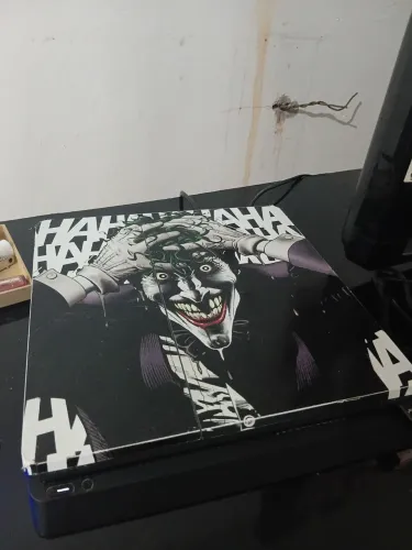 Vende-se PlayStation 4 slim