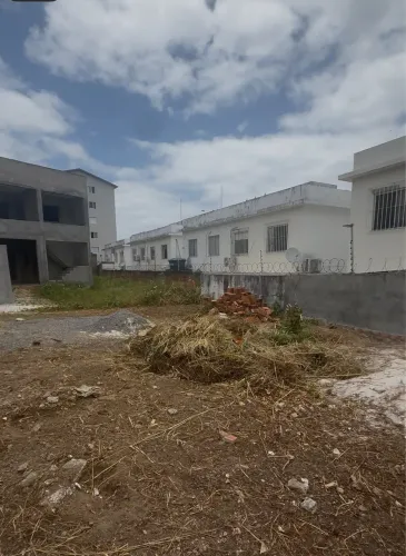 Terreno em Buraquinho pra vender logo (aceito trocas)