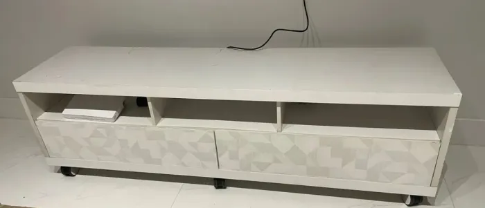 rack branco 2 gavetas madeira
