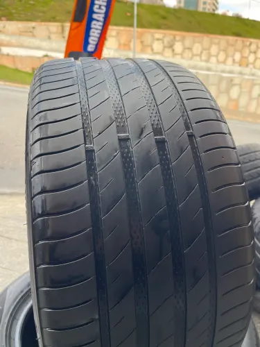Pneu meia vida 255/35 R19