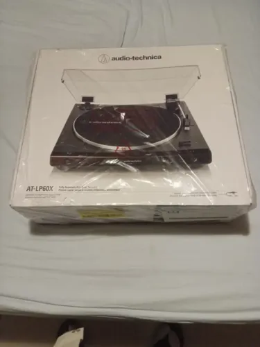 Toca Discos Audio Technica AT Lp60x-BW preto / marrom novo na caixa