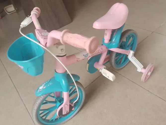 Vende-se bicicleta infantil aro12 em ótimo estado
