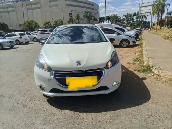 Peugeot 208 Griffe 1.6 Flex 16V 5P Aut. 2014