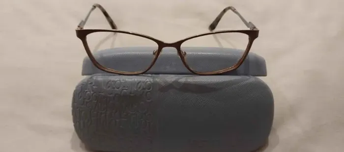 Armação de óculos Victor Hugo
