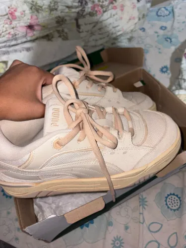 Tênis Puma 180 bege