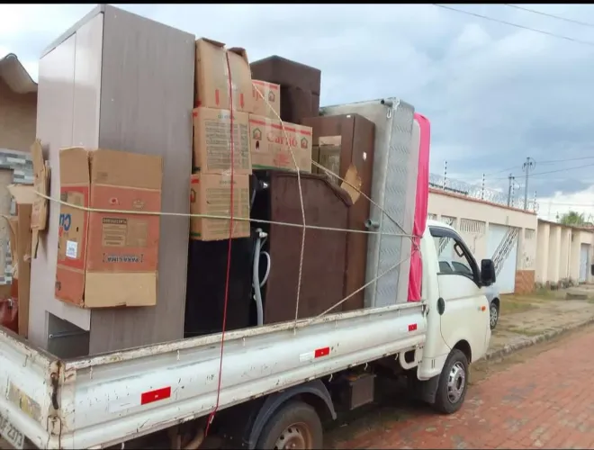Fretes e mudanças em geral Barato com ajudante 