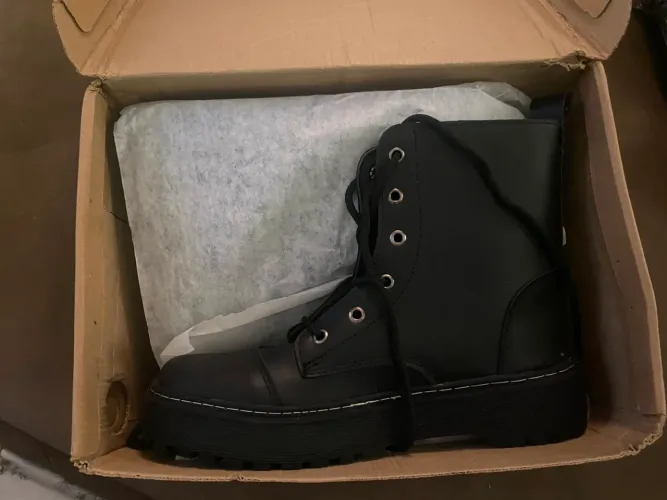 Bota coturno feminina tratorada