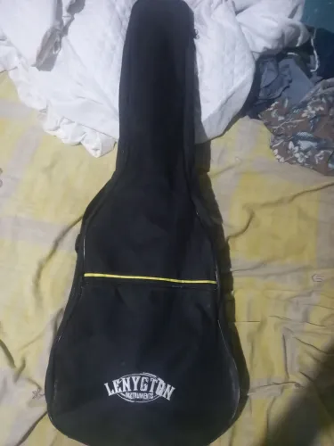 Guitarra Lenygton aberto a negociação