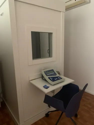 Cabine audiometria e Audiometro 