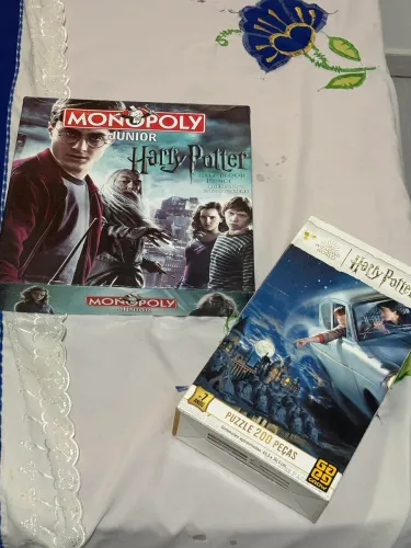 Jogo monopólio Harry Potter + quebra-cabeça 200 peças
