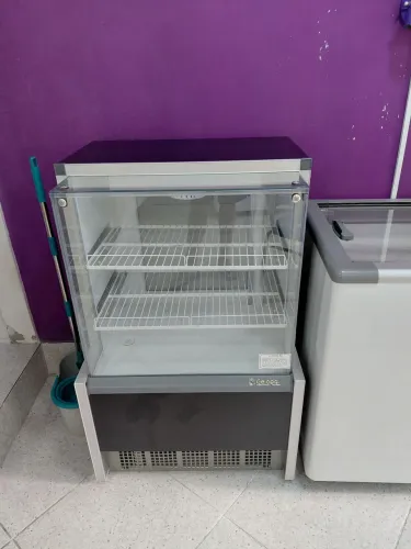 Espozitor de bolo refrigerado0