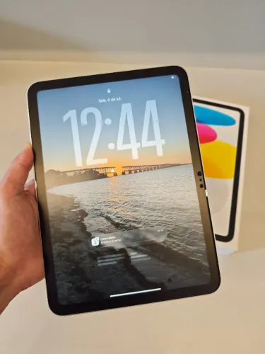 iPad 10ª Geração Wi-Fi 256GB - Completo com caixa, carregador e capa