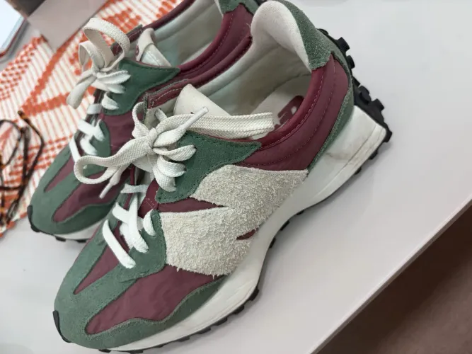 Tênis NB feminino
