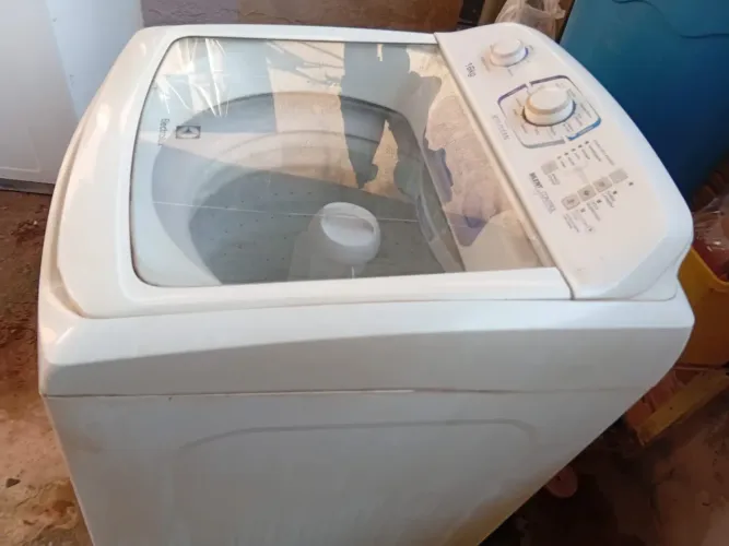 Máquina de lavar roupas Electrolux 16kg pra vim buscar no bairro aponia 