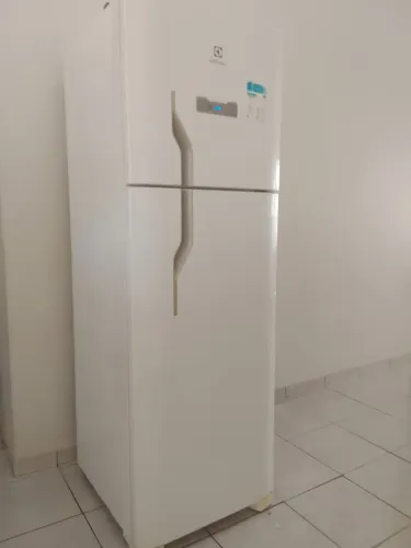 Geladeira em ótimo estado funcionando perfeitamente