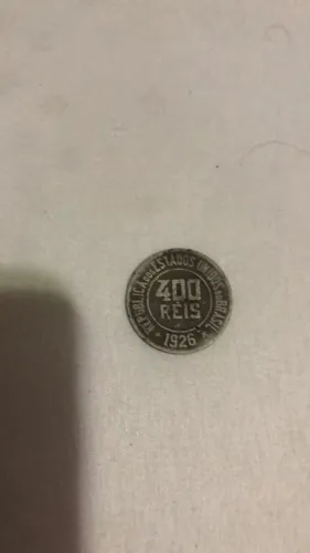Moeda antiga brasileira de 400 Réis, cunhada em 1926.