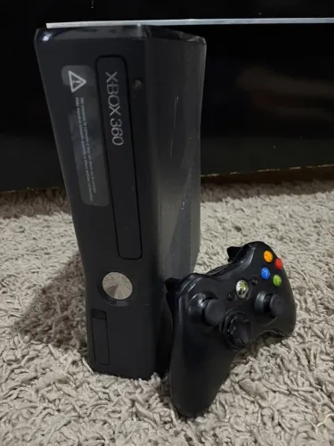 Xbox 360 bloqueado com 1 controle