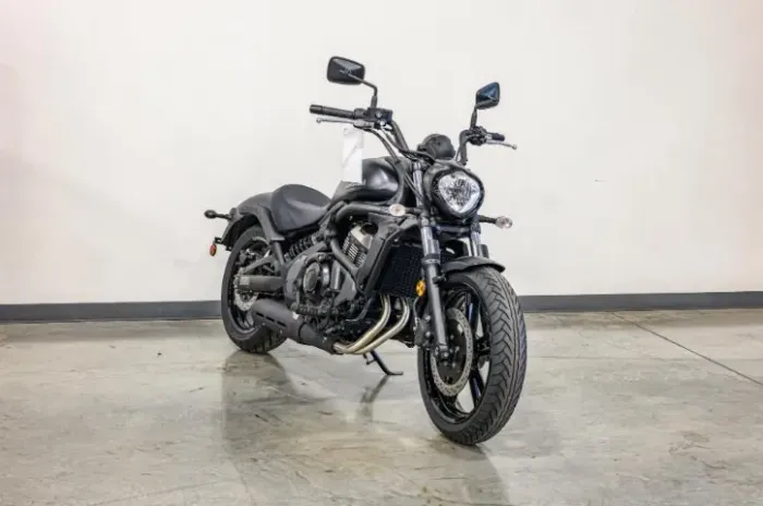 KAWASAKI VULCAN 650S PRETA