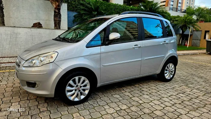 Fiat Idea Attractive 1.4 Fire Flex 8V 5P 2014