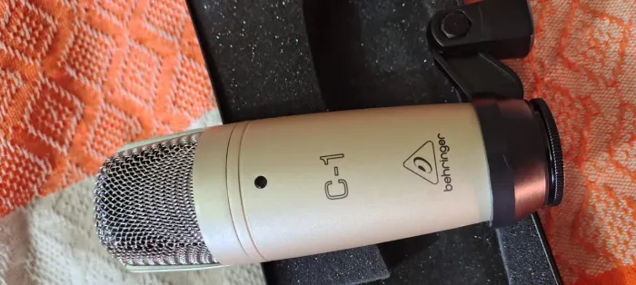 Microfone condensador C1