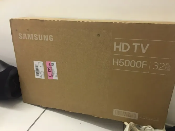 Tv SAMSUNG "32" nova na caixa