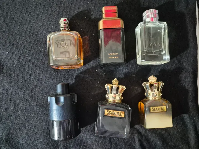 Perfumes semi novos