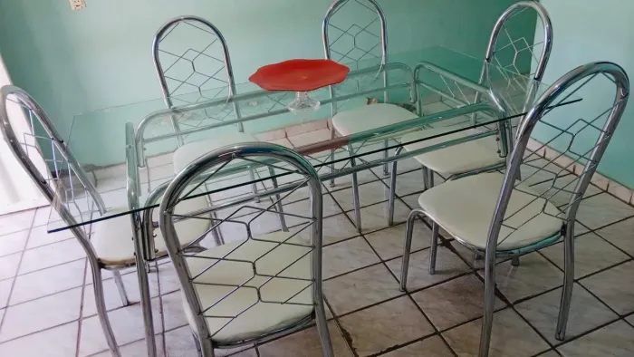 Mesa 6 cadeiras inox 700 reais