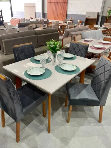 MESA DE JANTAR COM 4 CADEIRAS VELUDO CINZA (OFERTA DE ÚLTIMA PEÇA)