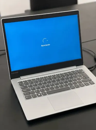Notebook Lenovo IdeaPad 320 14IKB i3 8GB - USADO