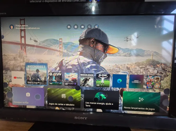 Televisão Sony 32 Digital  não é Smart Ela tem essas bolinhas  já faz tempo uso para jogar