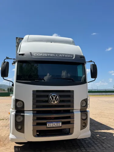 Caminhão 25X320 ( Baú )