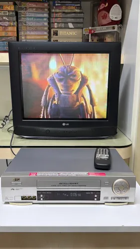 Videocassete JVC HR-J686M Intelligent 6 Cabeças Hi-Fi Stereo Funcionando